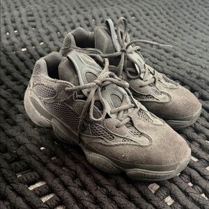 Yeezy 500 Black (9.5)